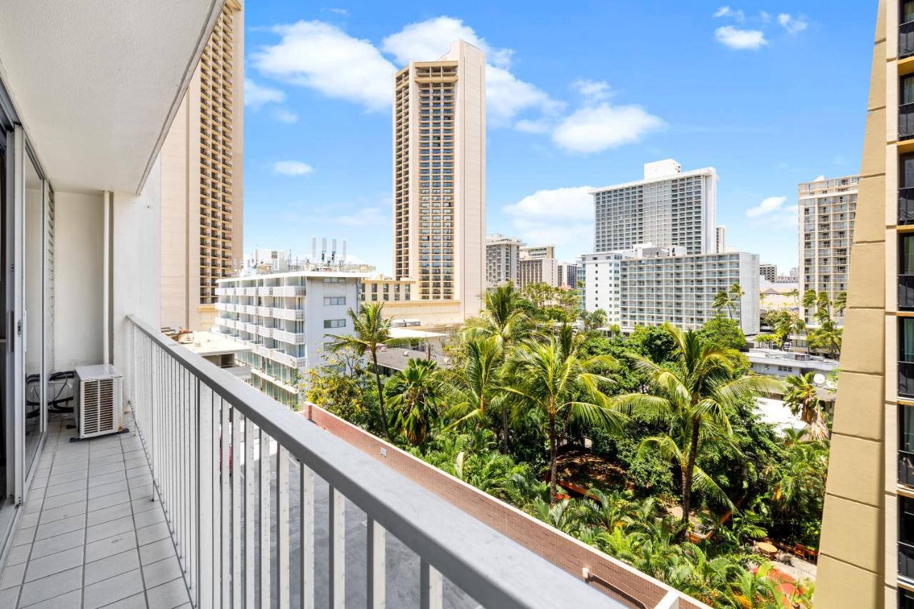 Cozy Studio At The Pacific Monarch - Just Steps From Beach Apartment Honolulu Exterior photo