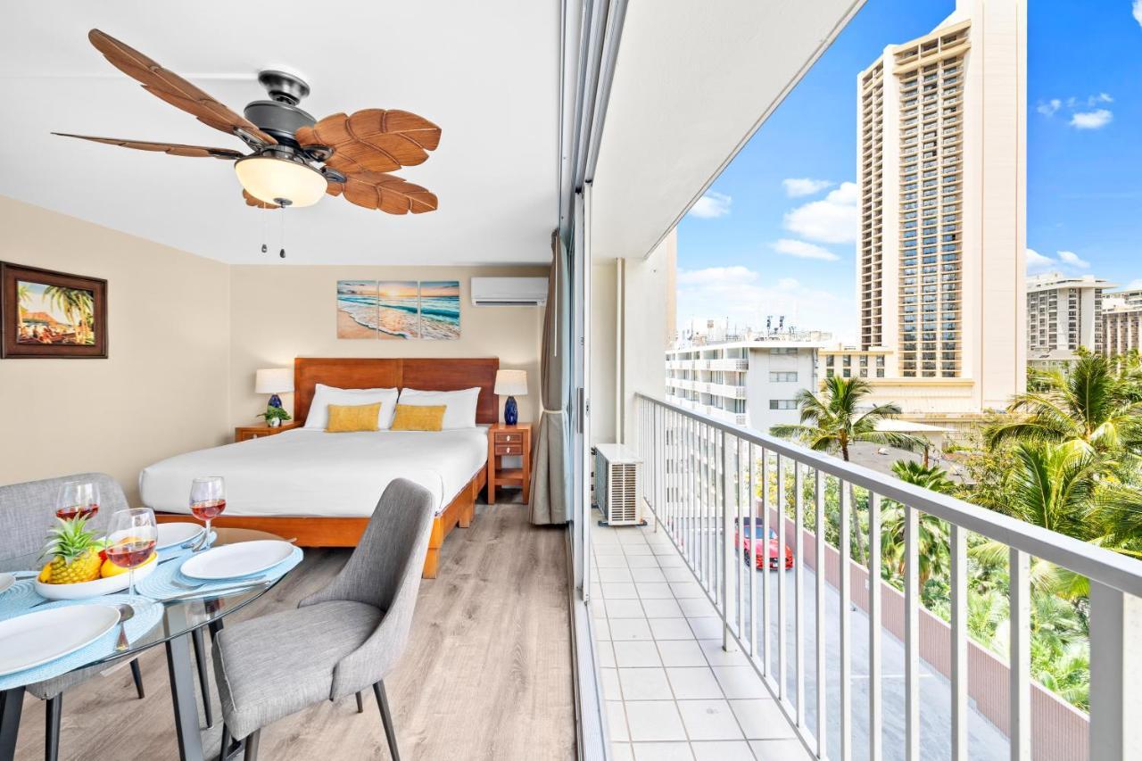 Cozy Studio At The Pacific Monarch - Just Steps From Beach Apartment Honolulu Exterior photo