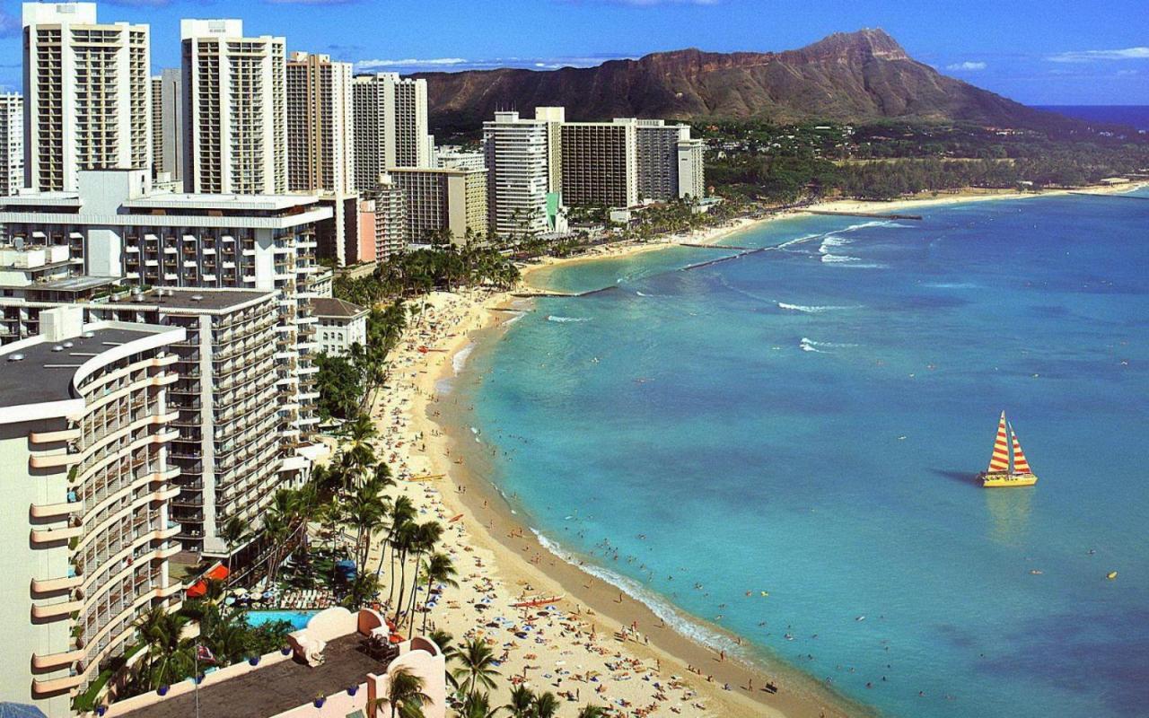 Cozy Studio At The Pacific Monarch - Just Steps From Beach Apartment Honolulu Exterior photo